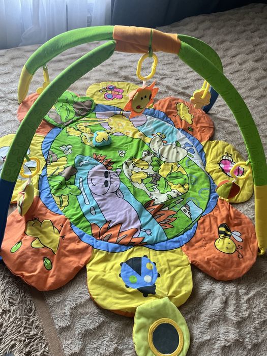 Коврик с дугами детский