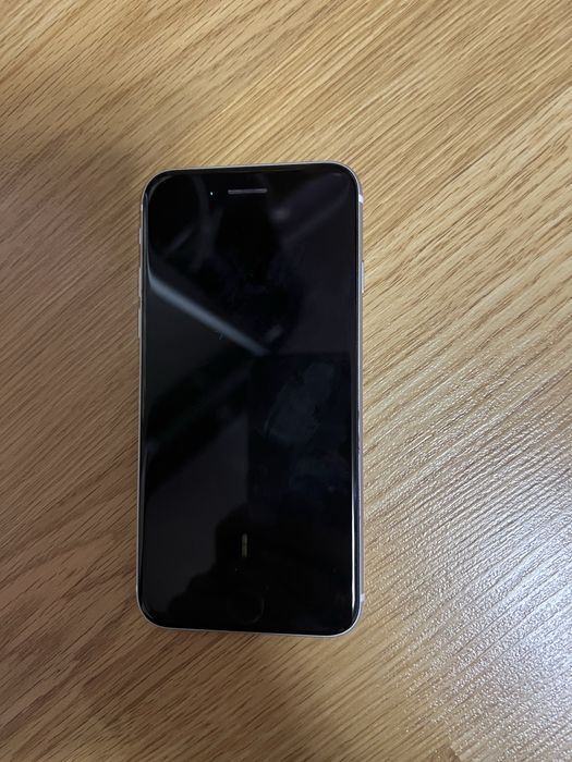 Продам iPhone Apple SE 64 ГБ