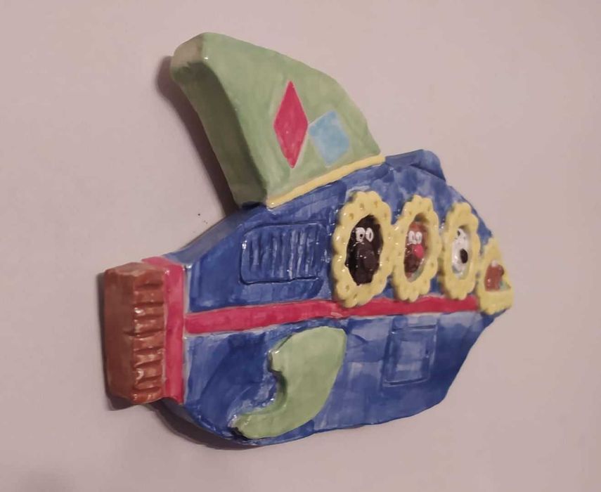 Escultura de cerâmica feita à mão: cães a viajar no espaço