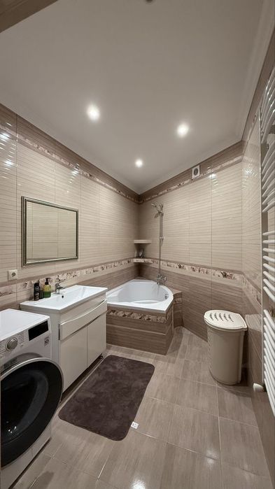 Оренда простороі 3 кімнатної квартири + гараж