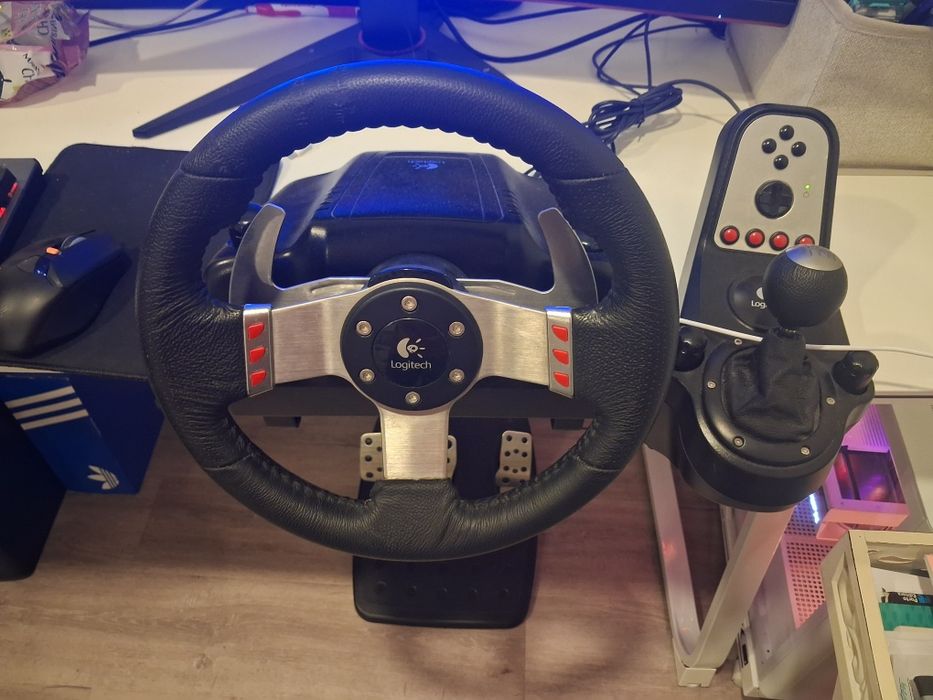 Volante , pedais e mudanças Logitech G27 como  novo