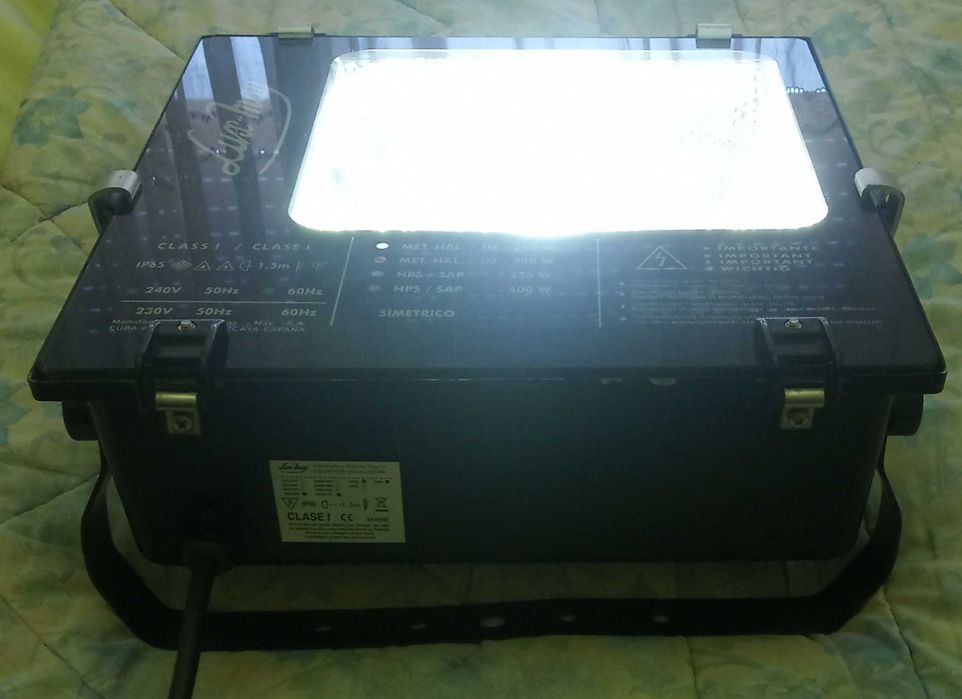 Vendo Holofote 400W