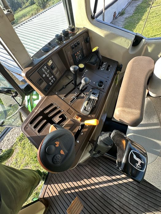 Trator John Deere 6410