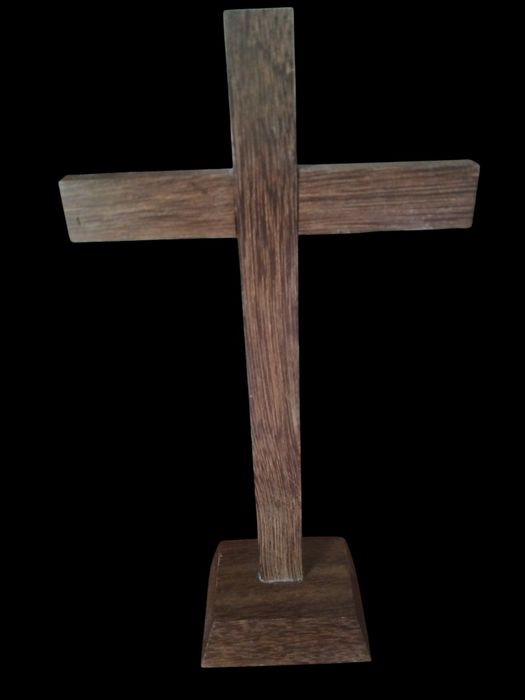 Crucifixo / Cruz de Mesa Antiga em Madeira e Metal – 28 cm