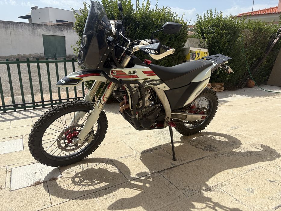 Vendo AJP PR7, 2016, 15.000 kms