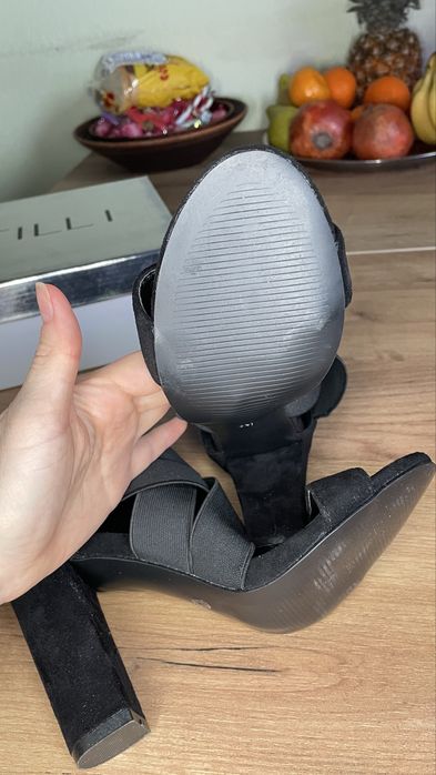 Продам нові не ношені босоніжки