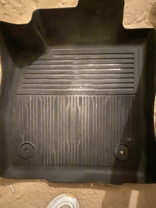 Komplet 4 dywaników gumowych Ford Fiesta