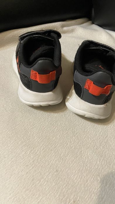 Sapatilhas Adidas nr 25 1/2