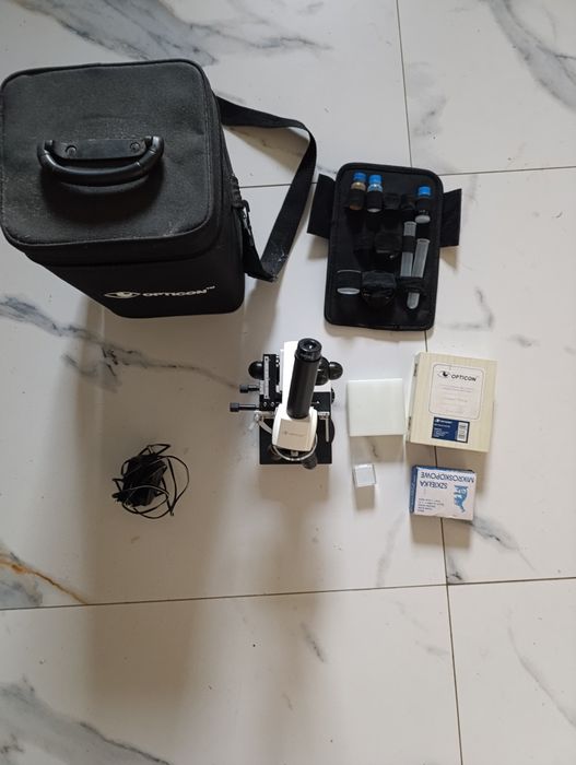 Zestaw laboratoryjny z mikroskopem opticon