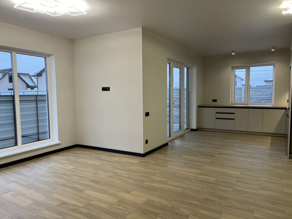 Продам будинок з ремонтом, 3 кімнати.