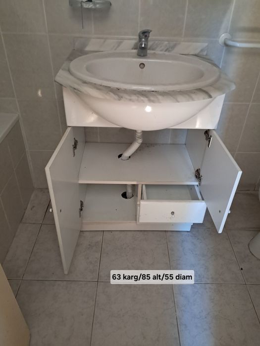 Movel de wc com torneira e lavatório