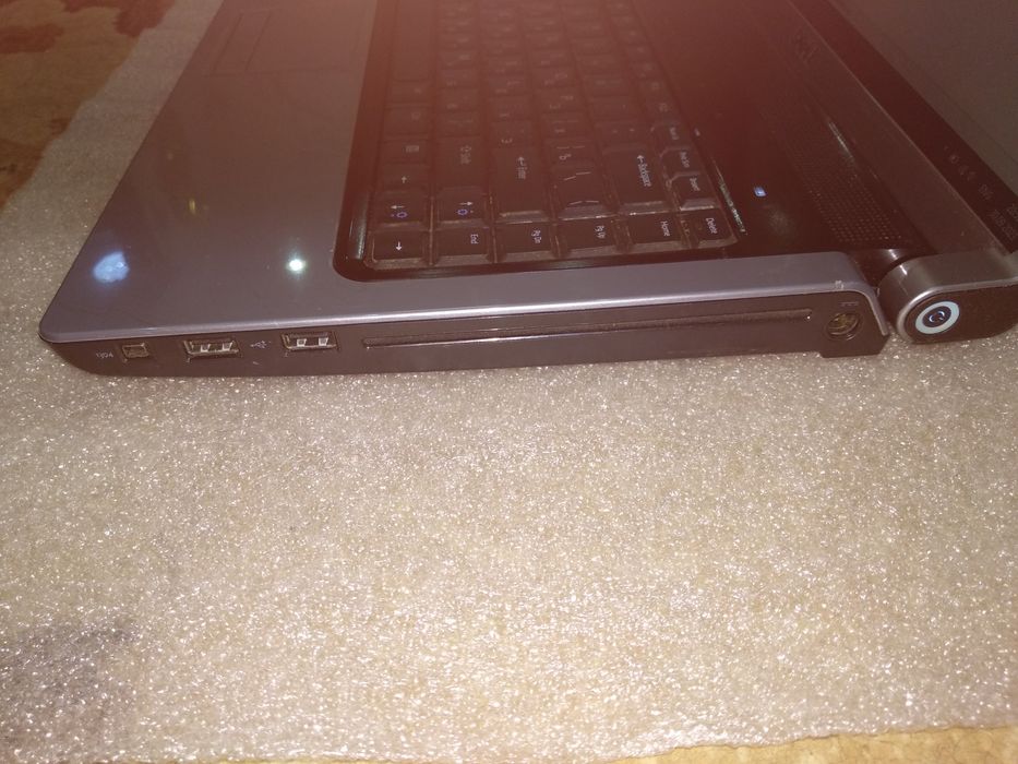 Ноутбук DELL studio 1537