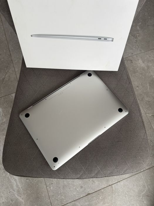 Apple MacBook Air 13" 2020 Intel Core i3 8GB RAM 250GB SSD