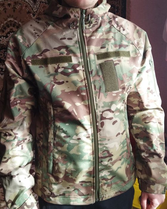 Нова камуфляжна куртка