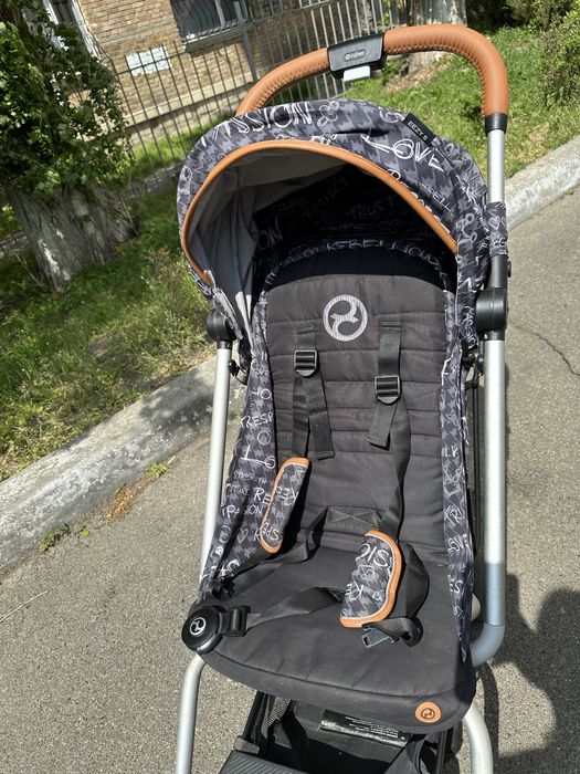Прогулянкова коляска  Cybex Eezy S Twist Strength dark
