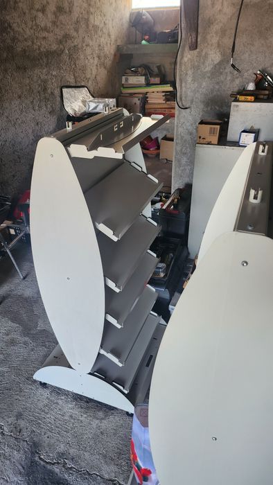 Estantes de loja ,com ganchos