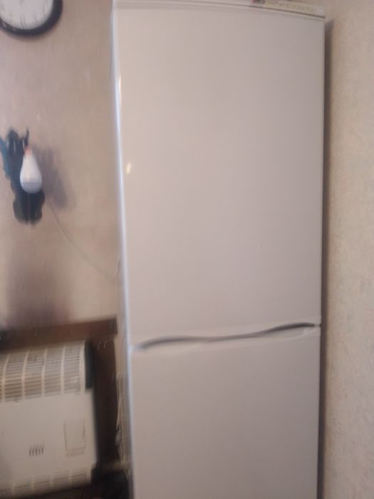 Холодильник  двухкамерный