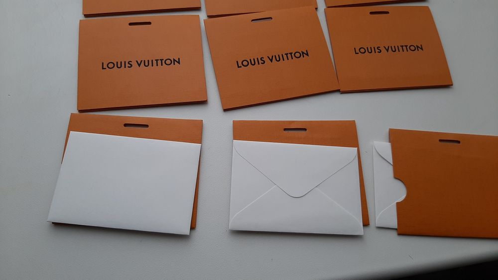 Подарункова листівка Louis Vuitton з конвертиком