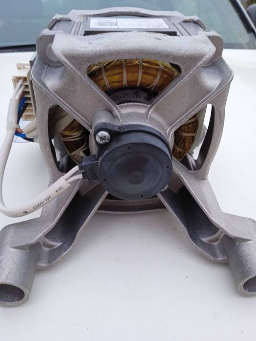 Silnik do pralki Indesit Welling YXT220-2D(L), stan bdb