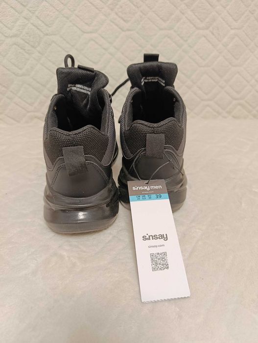 Nowe buty sportowe młodzieżowe r. 39 /25cm