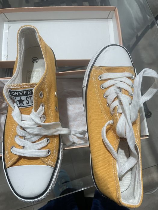 All star amarelo