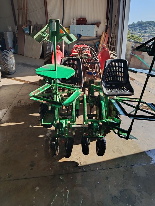 Plantador de bico de pato Fedele Mario