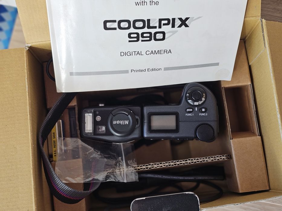 Nikon Coolpix 990