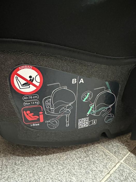 Chicco Kiros + Base ISOFIX + Acessórios – Excelente estado