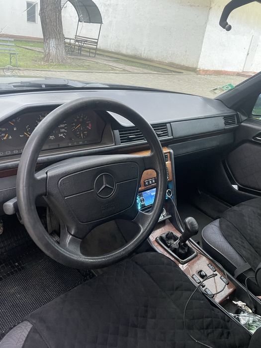 Продам Mersedes E-Class w124