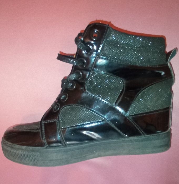 Модные Сникерсы.