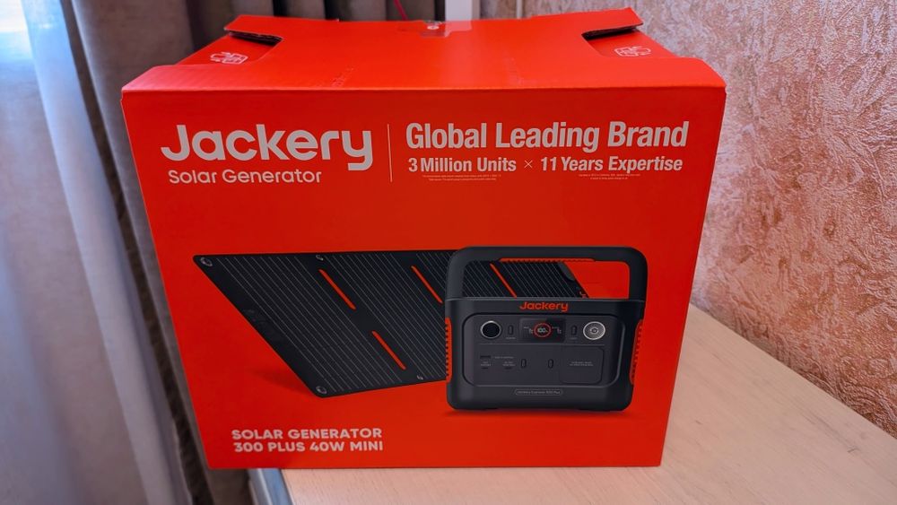 Jackery Explorer 300PLS + сонячна панель