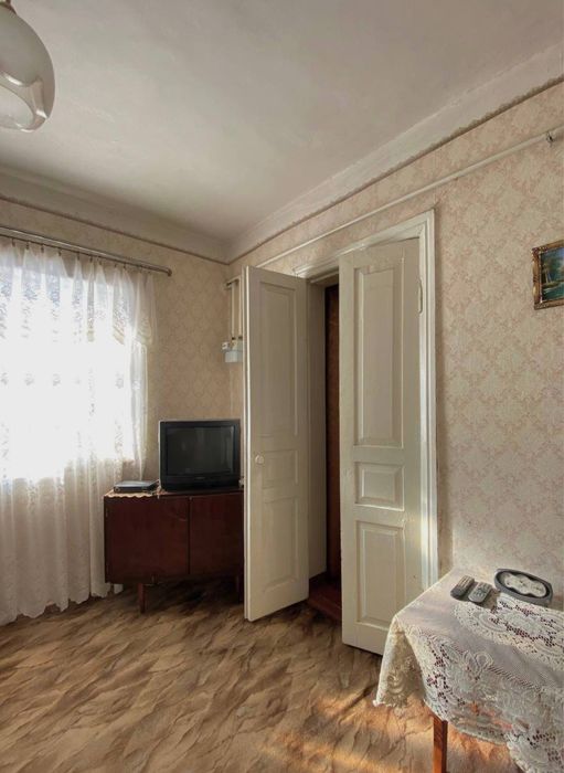 Продам ДОМ г. Лозовая в городе (р-н поликлиники)