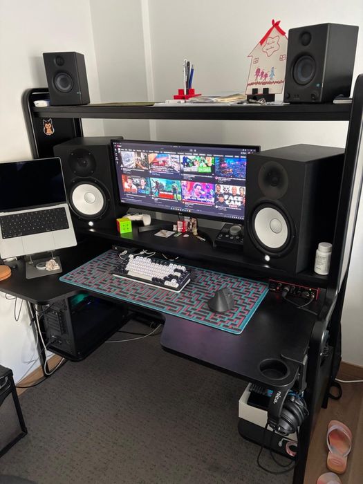 Secretária gamer IKEA FREDDE