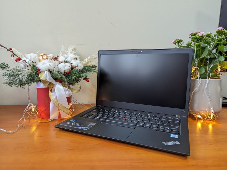 В ідеальному стані  ноутбук Lenovo ThinkPad T480s/14/IPS/I7-8/8/256/