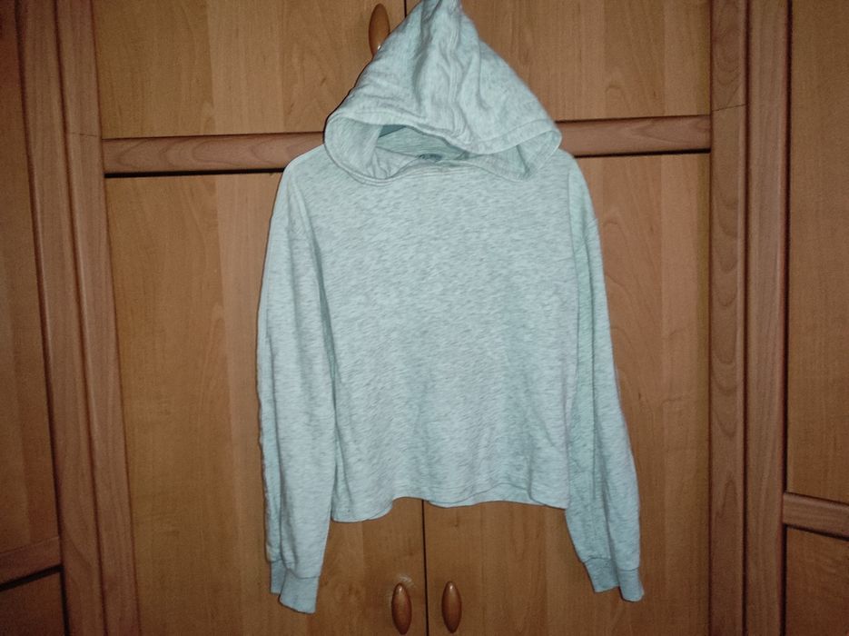 Dres bluza i spodnie. Siwa bluza z kapturem r. 134-140