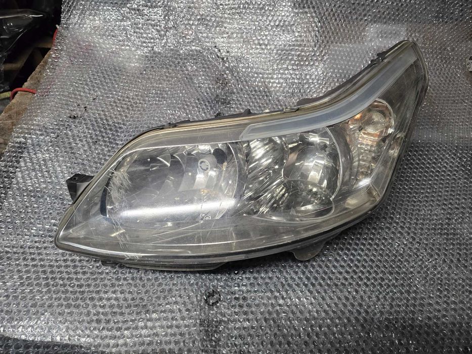 lampa przód Citroen C4 I