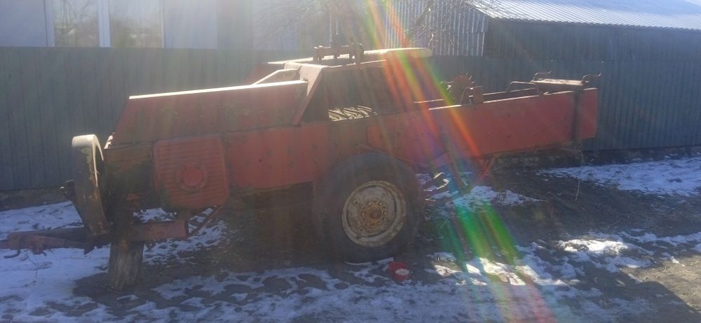 Прес підбирач International b47