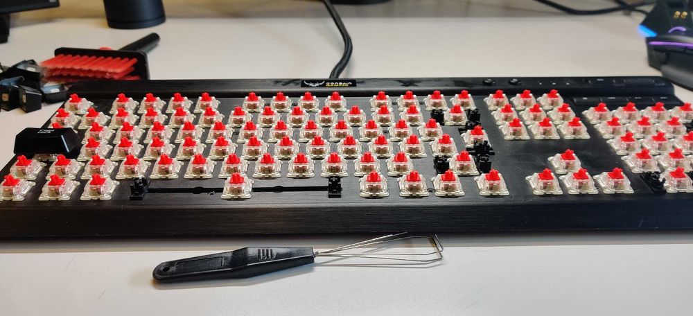 Teclado Corsair K70 RGB