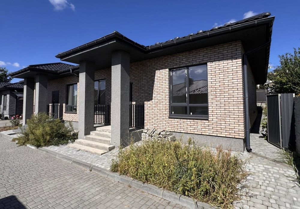Продаж дноповерховий дуплекс у Бучі 98 м² | 1,8 сотки, 3 кімнати, 2 паркомісця | Закрита територія, Без комісії | Школа №3 поруч