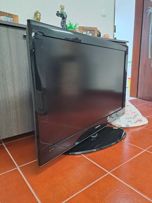 TV Samsung LCD 1Mx70cm