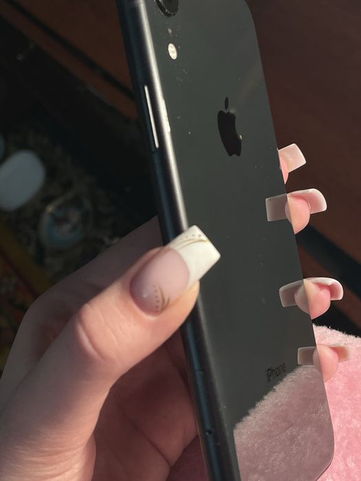 Iphone XR 64 gb 81% батарея