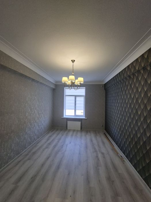 Продам трикімнатну"сталінку"