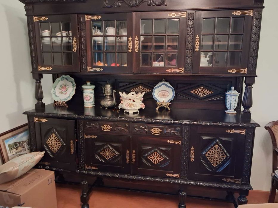 Cristaleira Inglesa Madeira Escura