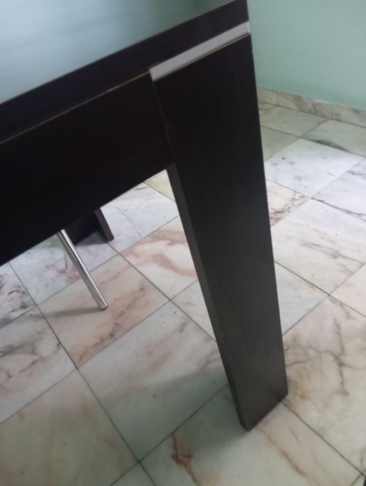 Mesa cabe 8 cadeiras