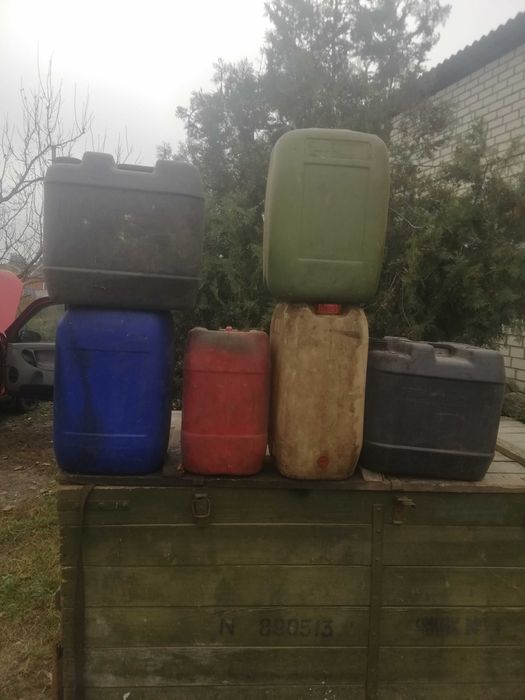 Продам канистры.