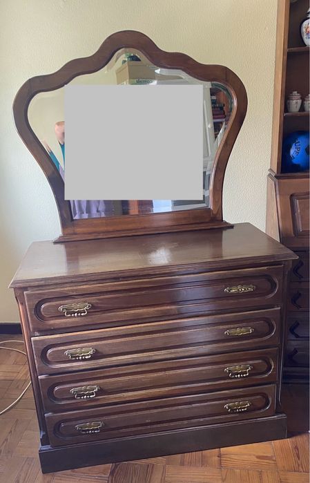 Cómoda com espelho