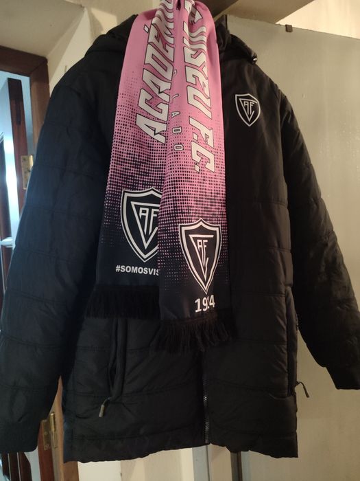 Anorak Joma Académico de Viseu e cachecol rosa