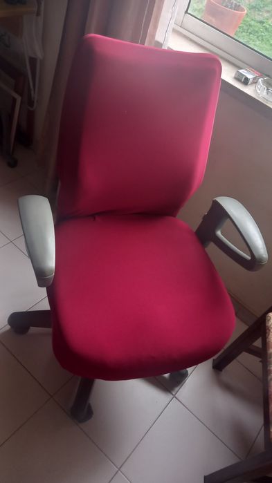 Cadeira de escritório. Bom estado.