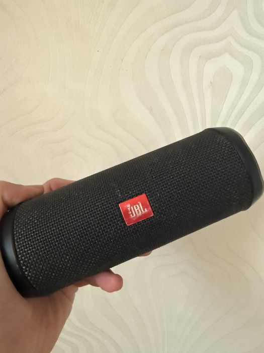 Jbl flip 4 (не включається)