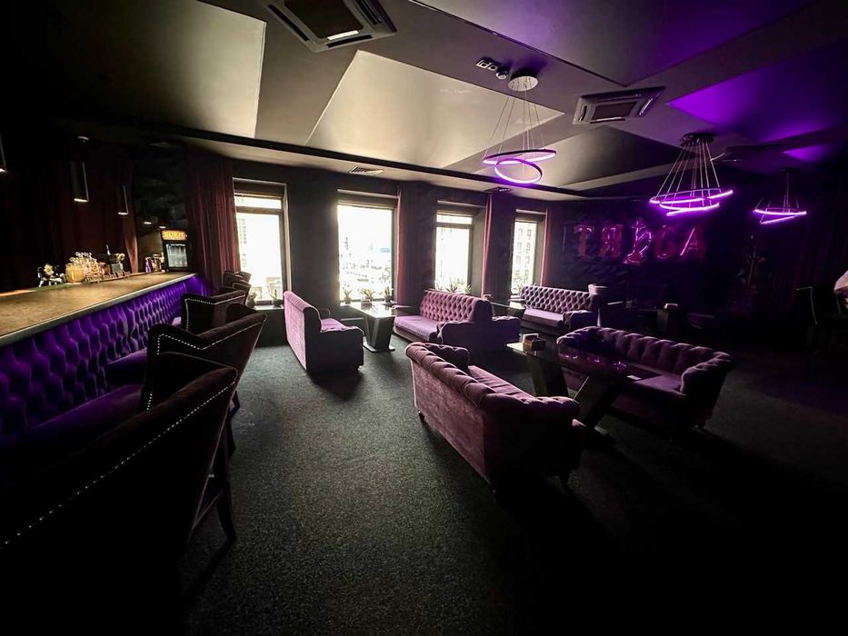 Сдам помещение под магазин, торговый зал, 320 кв.м., метро Олимпийская